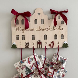 Adventskalender - Hus med figurer